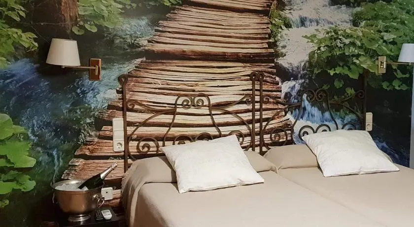 Hotel Iris La Eliana - Image 1