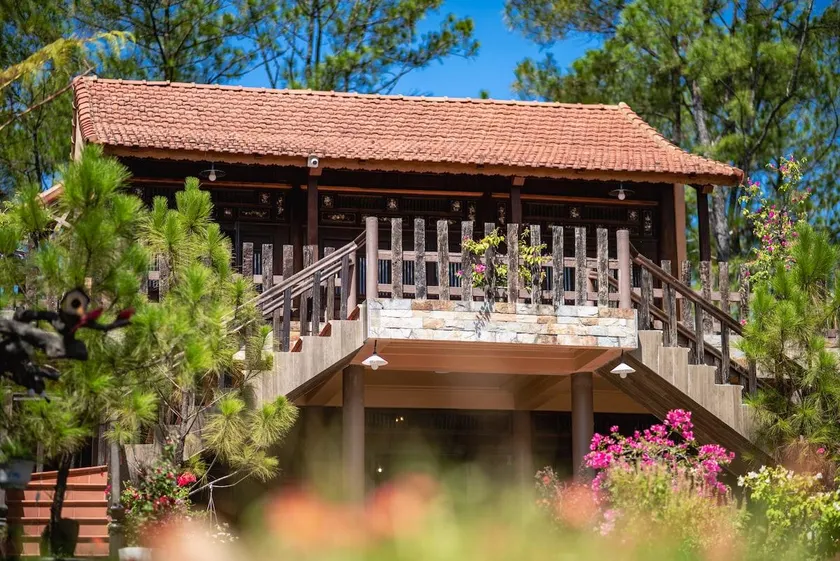 ONA HOME - Entire Hue-styled garden house - Image 1