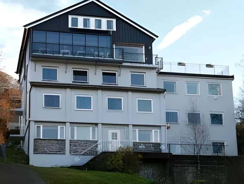 Breidablikk Guesthouse - Image 1