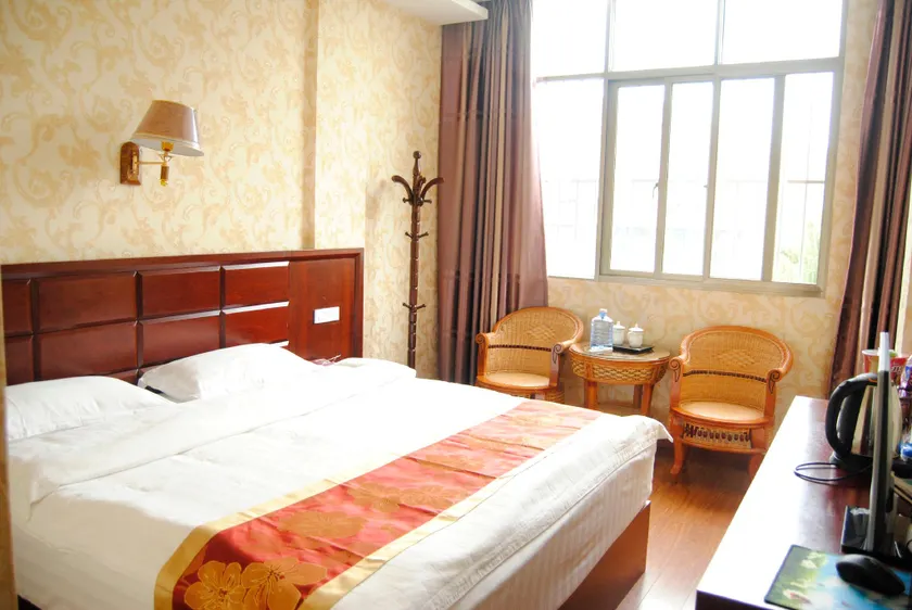 Zhenyuan Business Hotel - Image 1