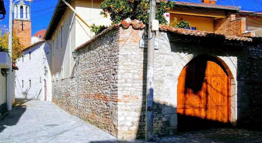 CastleHouse - Image 1