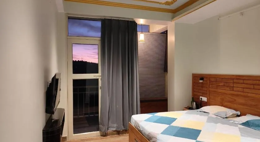 Starry Summit Suites - Image 1