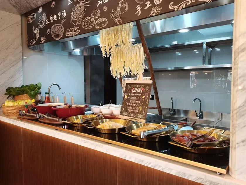 Wanda Moments Hotel Taiyuan South Station - Image 1