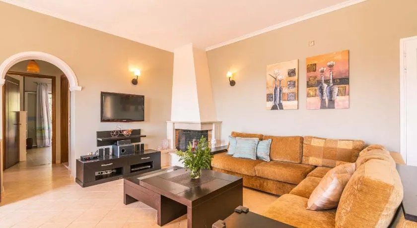 The Olive Grove Cottage by Konnect - 2,5km from Ipsos - Image 1