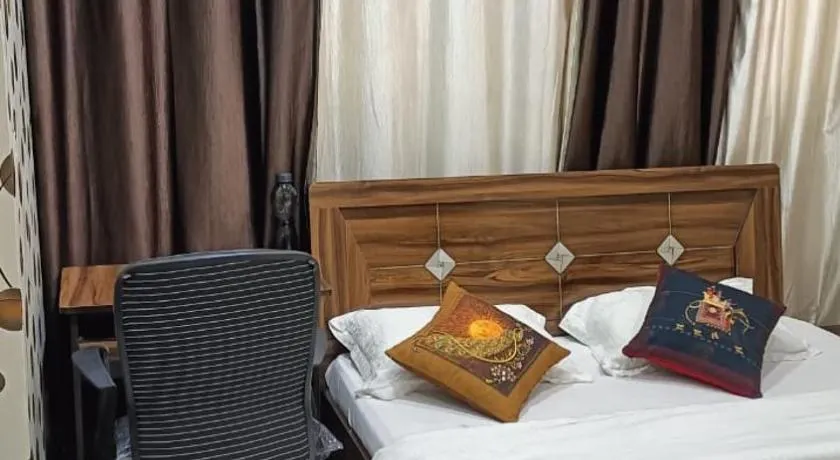 Private Fully Furnished Room in Kalyani Nagar - Image 1