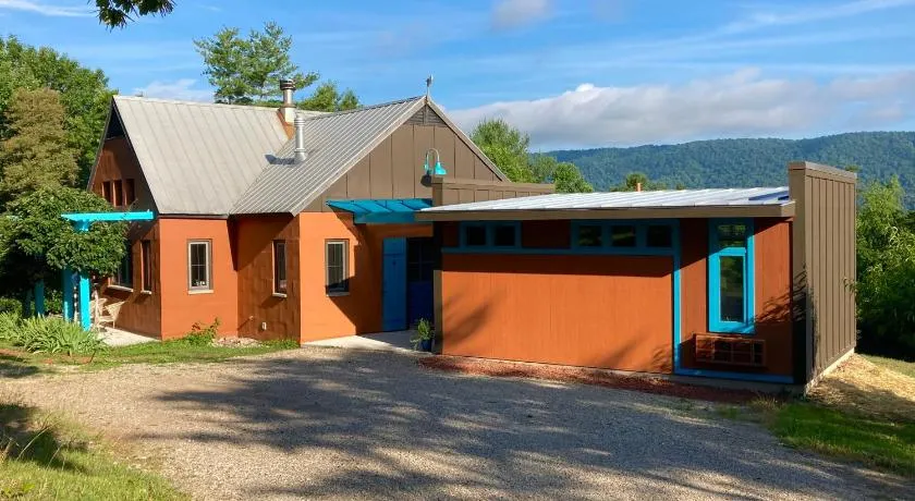 Eden's Echoes Country Retreat - Image 1