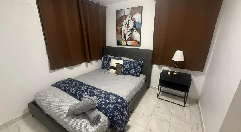 Apt para 2, WiFi, Parking,10 min aeropuerto - Image 1