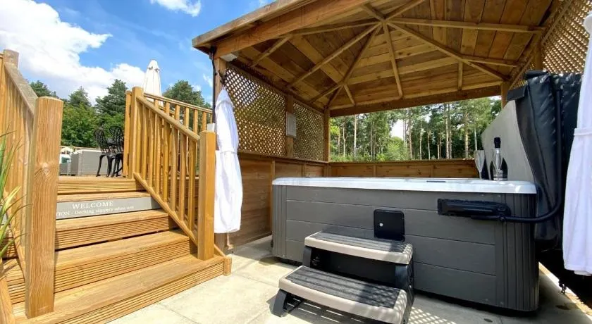 3 Bed in York oc-90401 - Image 1