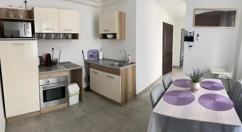 Lavender Garden Apartment - Image 1