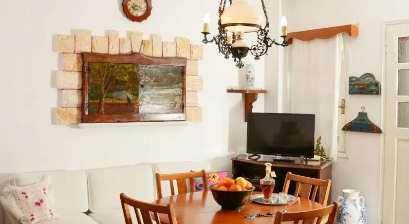 Dryades House in Kinidaros - Image 1