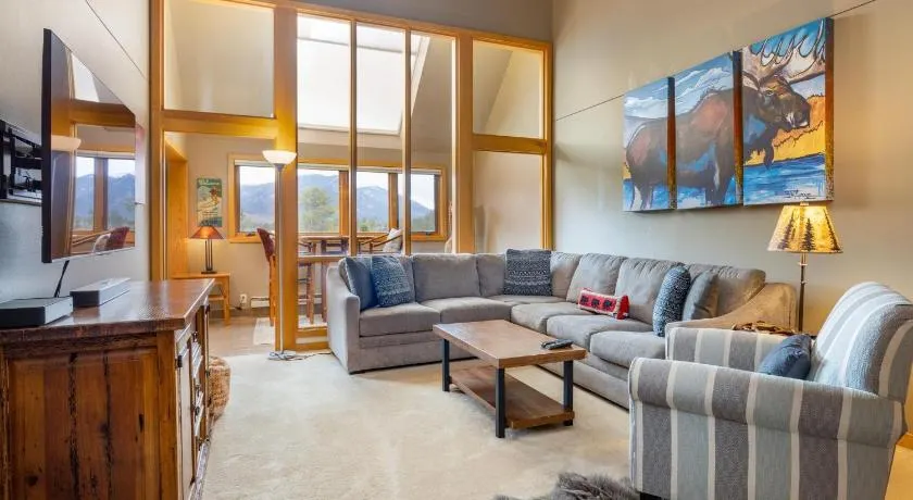 2056 The Pines condo - Image 1