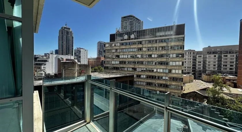 Sydney CBD 2BR 2BA Unit - Free Parking 906 - Image 1