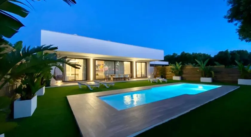 VISTA LAGO VILLE - Image 1