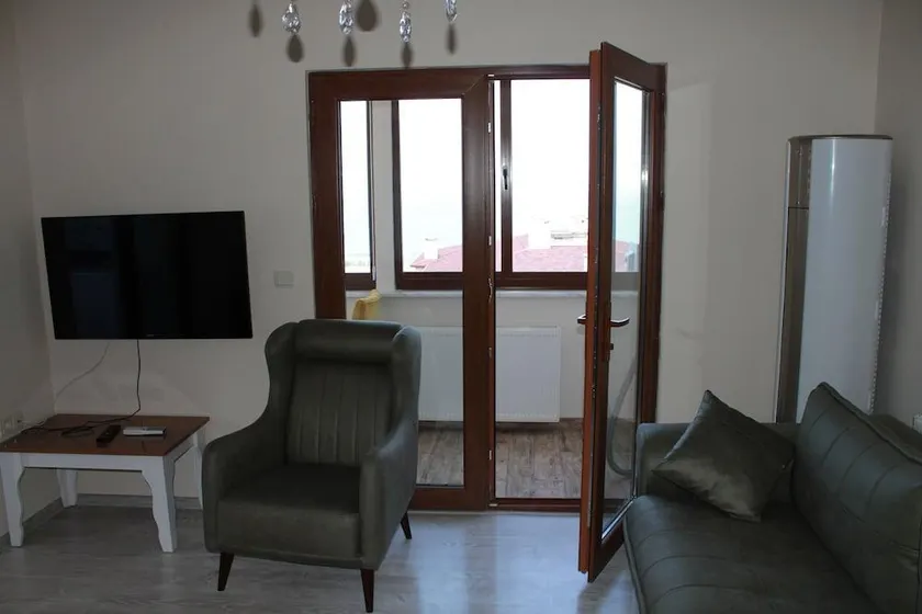 Kultur Suite - Image 1