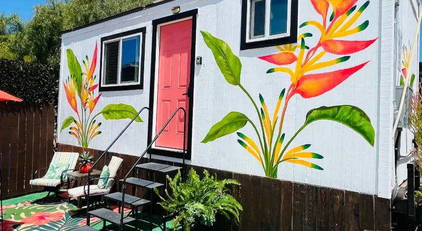 Bird of Paradise Retreat with stunning mountain views - Image 1
