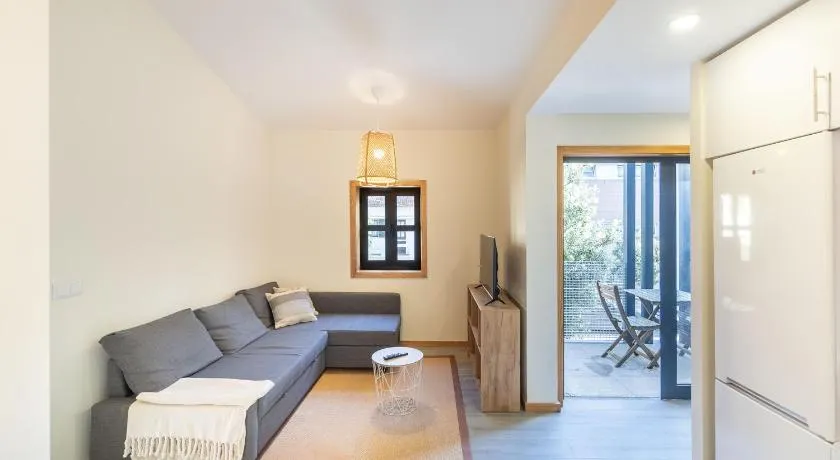 Sunset Apartments - Image 1