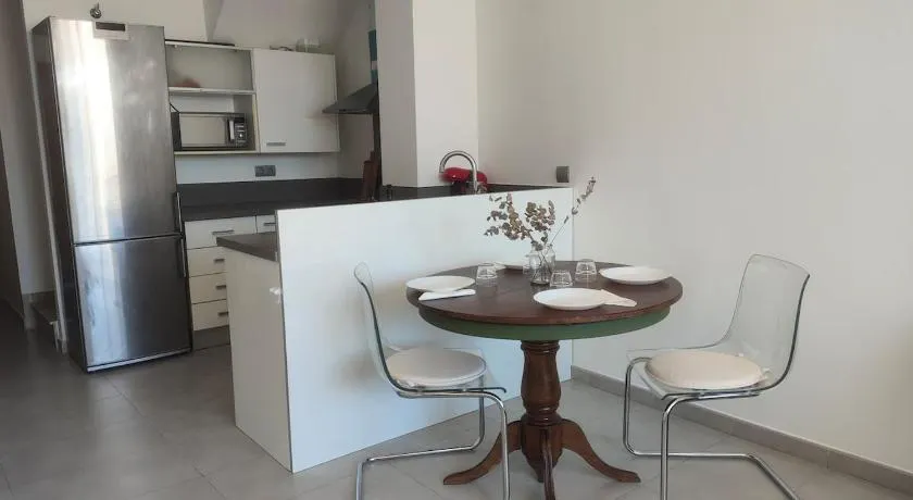 Ático Duplex nuevo con terraza Penthouse with Terrace con Aire Acondicionado Wifi Near parque Ribalta - Image 1