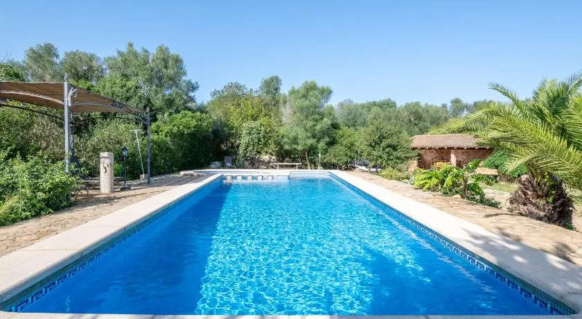 Lodge avec terrasse, piscine et barbecue | Vue jardin - Image 1