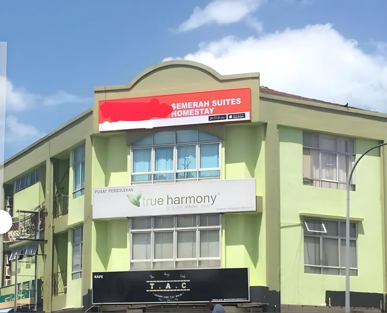 Semerah Suites Homestay - Image 1