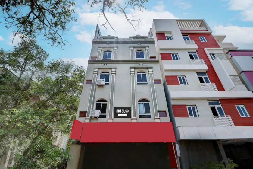 Hotel O Hanuman Pet Near Railway Station - Image 1