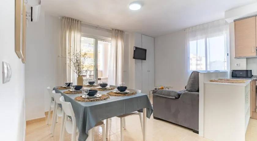 Ideally Located Holiday Apartment - Image 1