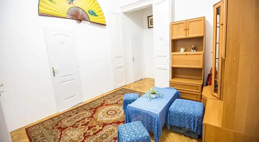 budapest centre flat - Image 1