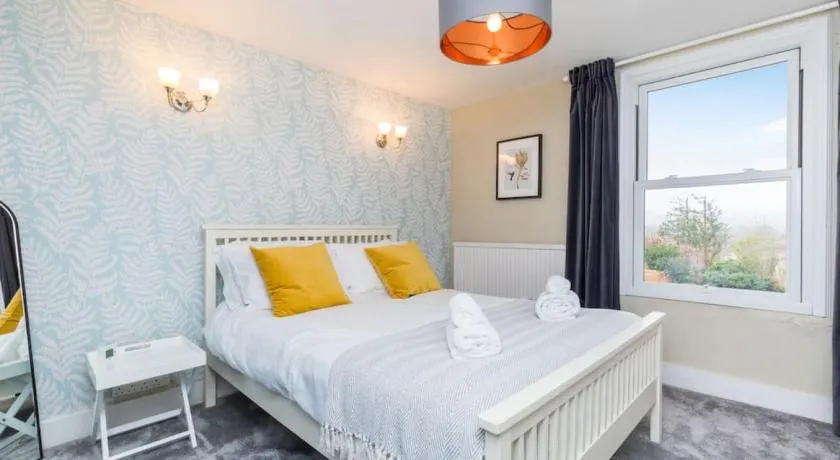 Morleys Rooms - Located in the heart of Hurstpierpoint by Huluki Sussex Stays - Image 1
