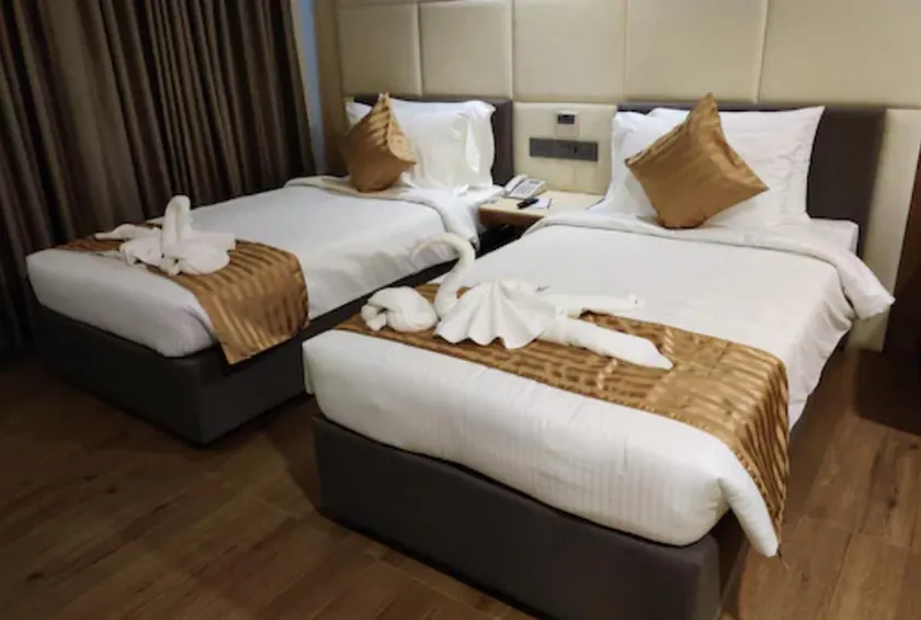 Hotel Minerva Grand - Image 1