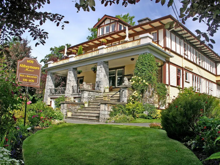 Abbeymoore Manor Bed & Breakfast Inn - Image 1