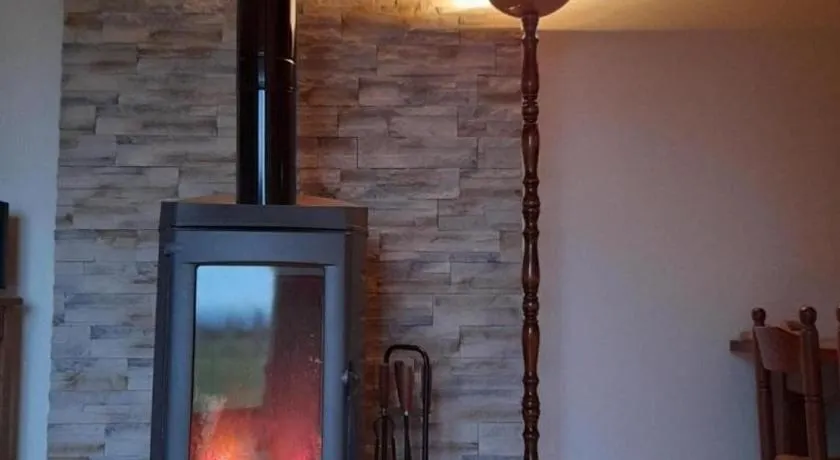 Gîte 80m² avec Terrasse, Wifi et Animaux Acceptés - Image 1