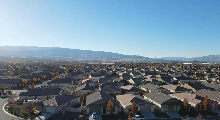 Dream Family Home in South Reno 4 bed 30 Min to Lake Tahoe - Image 1
