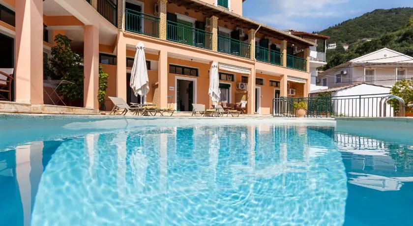 Kaminaki Villas by Tsiolis Family - Image 1