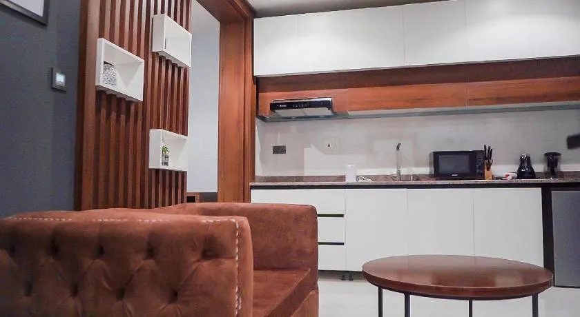 Cedarwood Apartments - Image 1
