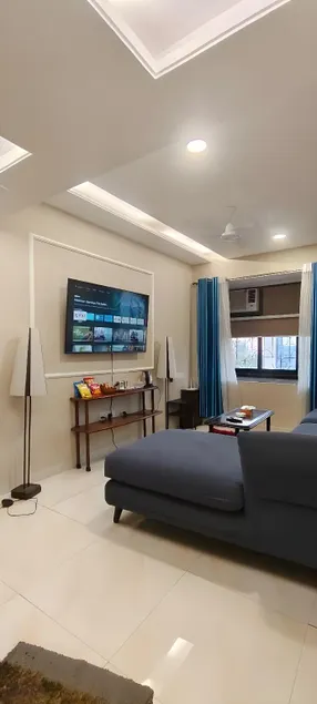 Close to BKC, 1BHK at Hill road, Bandra - Image 1