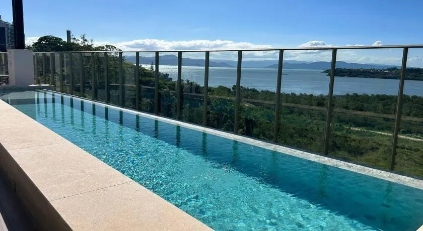 Vista incrível + piscina borda infinita | 2 suítes - Image 1