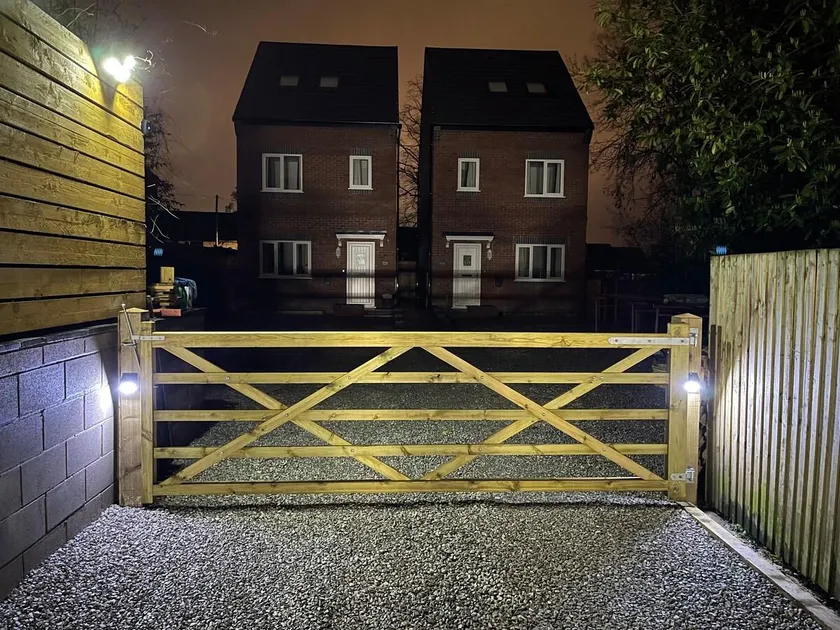 Brand New High Spec House with parking Wi-Fi (B) - Image 1