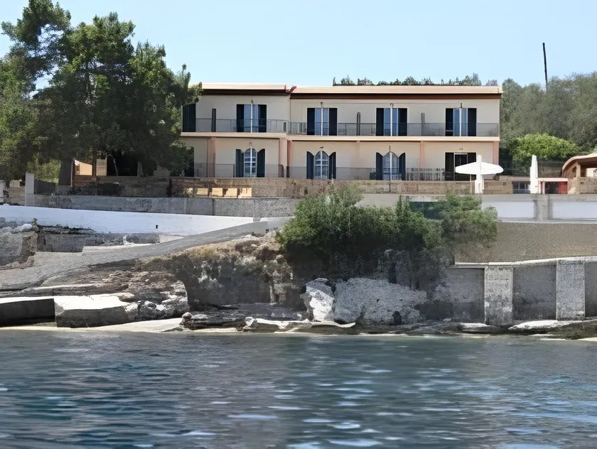 Margina Residence Hotel - Image 1