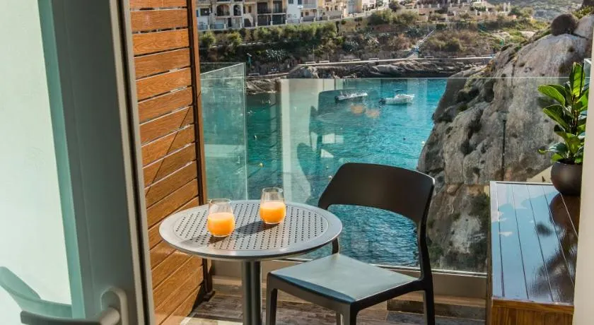 Blu Waters Boutique Hotel - Image 1