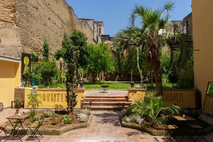 HOPESTEL Secret Garden Napoli - Image 1