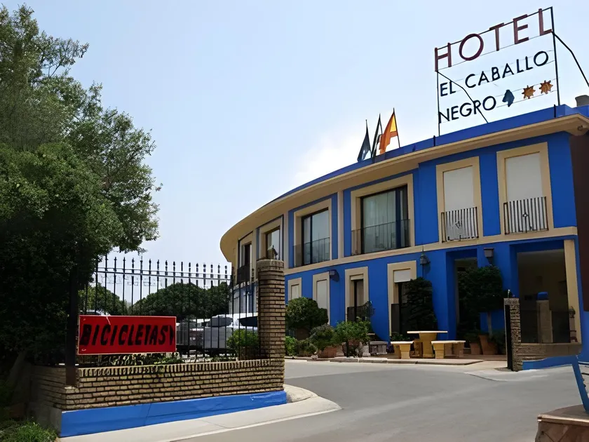 Hotel Caballo Negro - Image 1