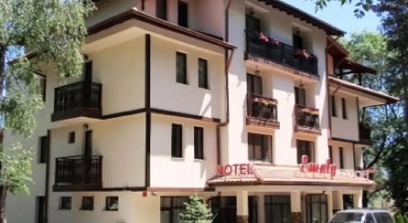 Family Hotel Emaly 2 - Image 1