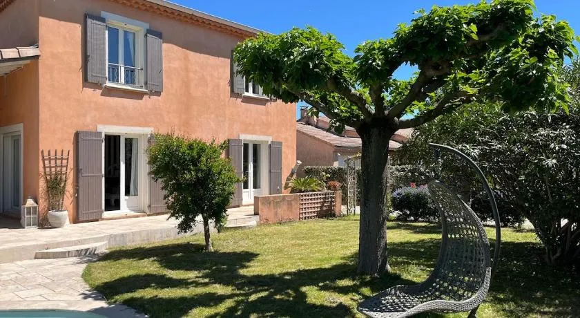 Confortable Villa with pool 4BR 6-8 people - Image 1