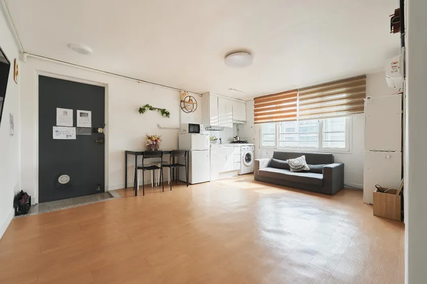 Hongdae 야피하우스/#2넓은공간 1 Room. 홍대입구역 (Exit 6). 파티가능 - Image 1