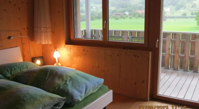 Holz100 Zimmer mit Rigiblick - Image 1