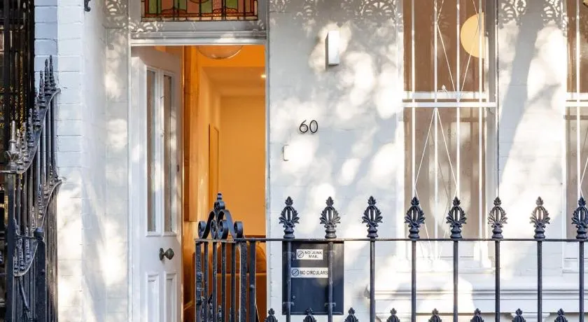 Stylish 3BR Paddington Townhouse - Image 1