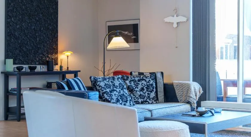 Modern Apartment with Balcony near Tivoli & Metro - Image 1