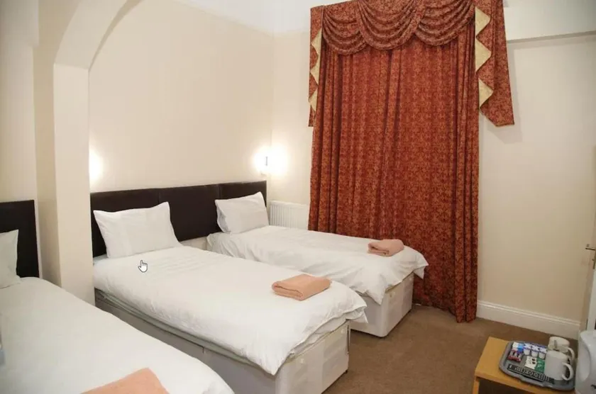 Southsea Ground-Floor Studio Apartment with Free Private Parking - Image 1