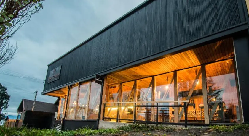 Hostal Boutique Factoria Patagonia - Image 1