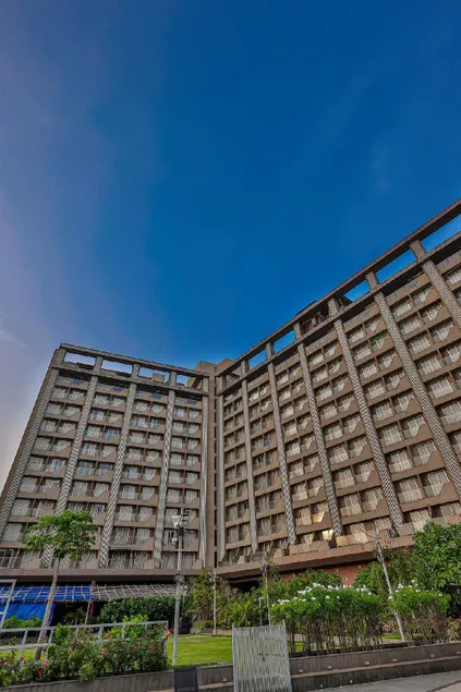 Weekend Homes-Luxury rooms-Near surat airport - Image 1
