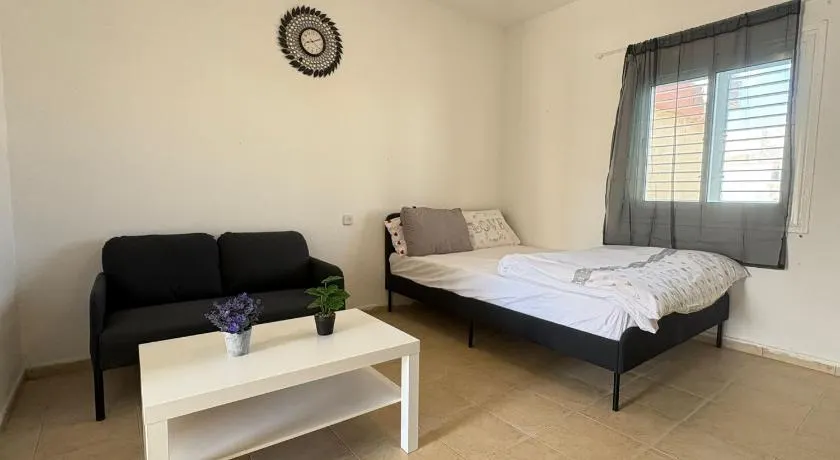 חוף הזהב - Image 1